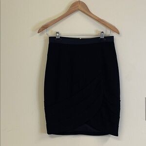 Tracy Reese New York Black Scalloped Overlay Skirt | Size Small | Structured